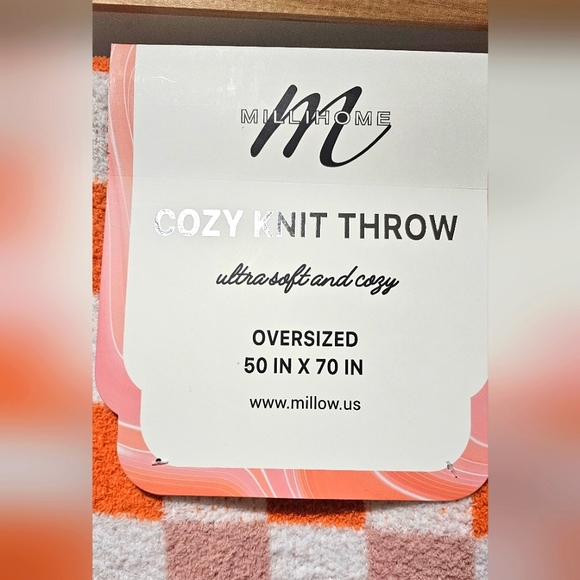 MILLIHOME Oversized Checkered Ultrasoft Knit Throw -50" x 70" - Picture 2 of 4